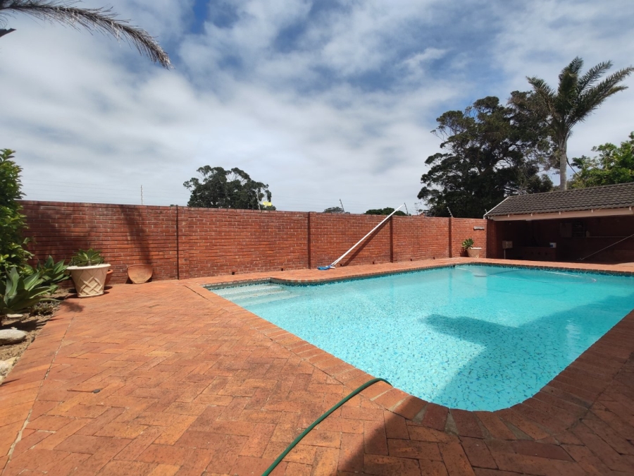 5 Bedroom Property for Sale in Mill Park Eastern Cape